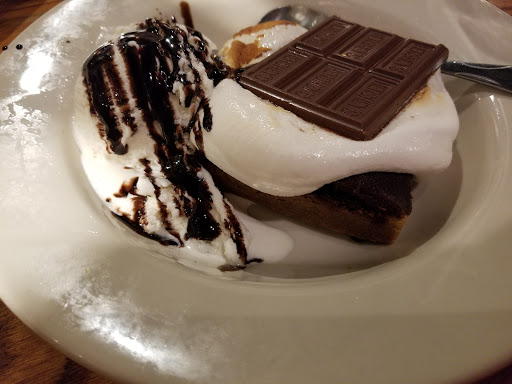 American Restaurant «Cracker Barrel Old Country Store», reviews and photos, 525 Skyline Dr, Conway, AR 72032, USA