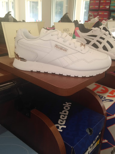 Shoe Store «Shoe Dept. Encore», reviews and photos, 12500 Winchester Rd SW, Cumberland, MD 21502, USA