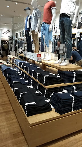 UNIQLO Emporium