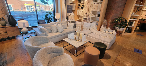 Shopping Mall «North & Sheffield Commons», reviews and photos, 1000 W North Ave, Chicago, IL 60642, USA