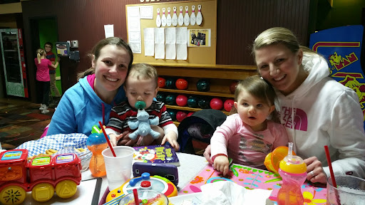 Bowling Alley «Poelking Bowling Centers: Marian Lanes», reviews and photos, 6170 Brandt Pike, Huber Heights, OH 45424, USA