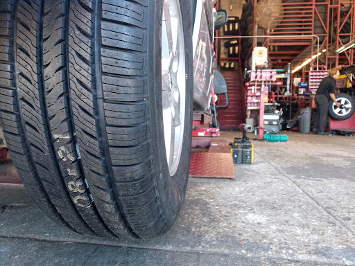 Tire Shop «Discount Tire Store - Tomball, TX», reviews and photos, 14239 Farm to Market 2920, Tomball, TX 77377, USA