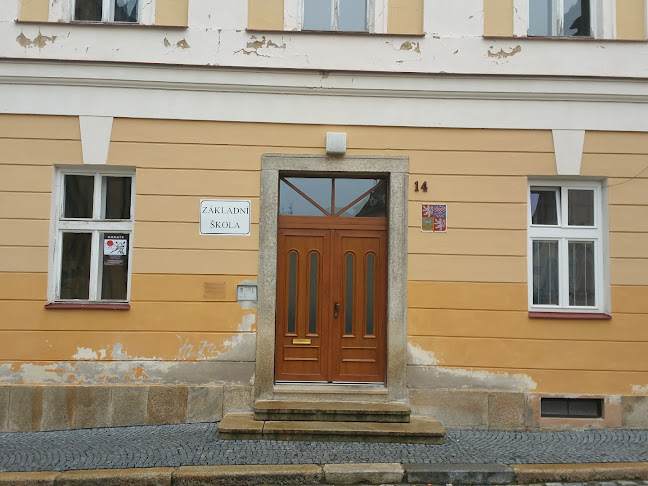 Kostelní nám. 185/14, 350 02 Cheb 2