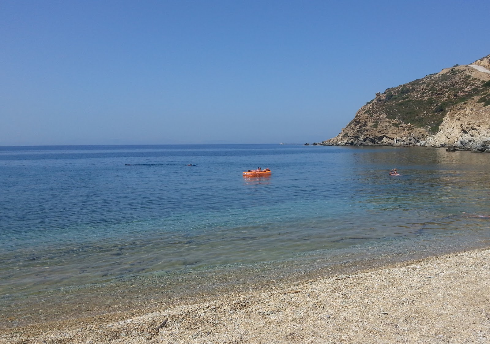 Photo de Erodios 2nd beach avec un niveau de propreté de très propre