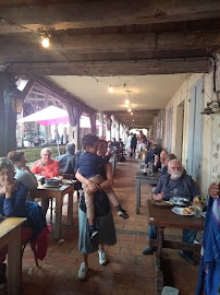 Atmosphère du Restaurant français Restaurant du centre à Bassoues - n°15