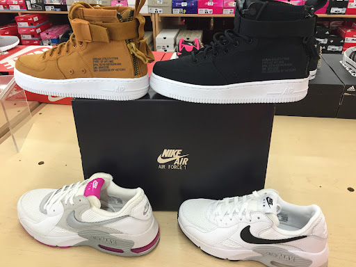 Shoe Store «Shoe City», reviews and photos, 4170 E Willow St, Long Beach, CA 90815, USA