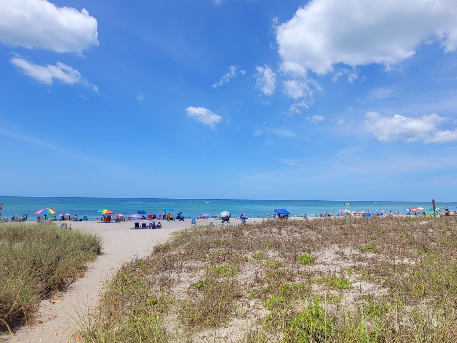 Foto de Manasota Key beach con recta y larga