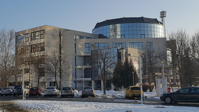 Universitatea "George Bacovia"