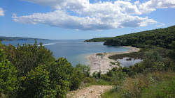 Photo de Vromolimni Beach situé dans une zone naturelle