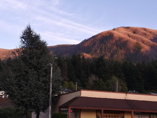 Grocery Store «Columbia Market», reviews and photos, 450 Wa Na Pa St, Cascade Locks, OR 97014, USA