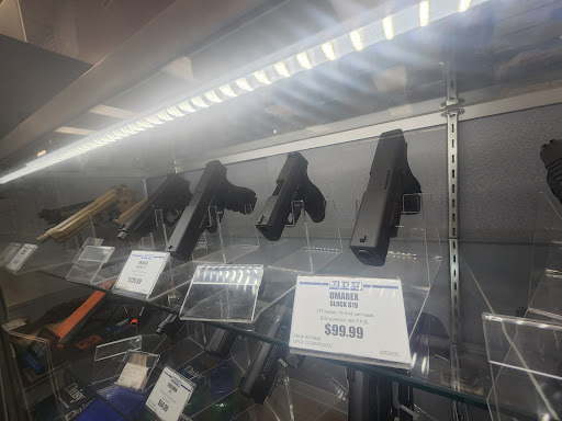 Sporting Goods Store «Big 5 Sporting Goods - Capitola», reviews and photos, 1600 41st Ave, Capitola, CA 95010, USA