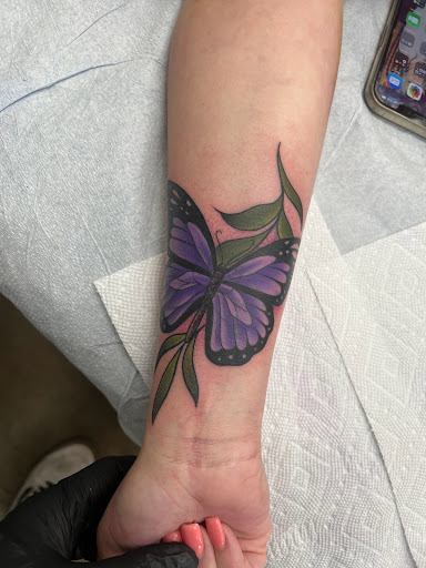 Tattoo Shop «Live Canvas Tattoo Parlour», reviews and photos, 434 Belle Terre Blvd, Laplace, LA 70068, USA