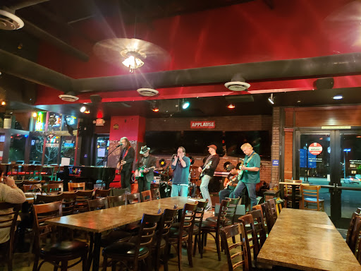 Shopping Mall «Shops At Dos Lagos», reviews and photos, 2780 Cabot Dr #140, Corona, CA 92883, USA