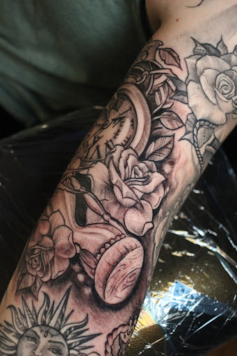 Explore 1976 tattoo ideas, creative tattoo ideas in Homosassa, available at Citrus Tattoos