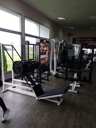 100% Fitness - 82X6+9X9 Centre Sportif Gabriel Tiacoh, Abidjan, Côte d’Ivoire