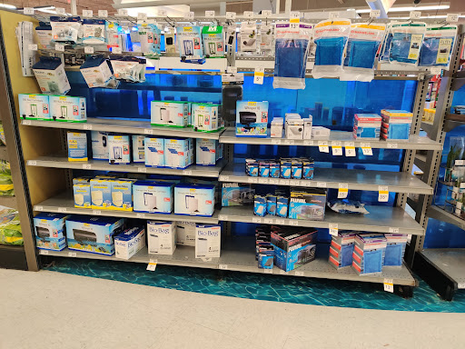 Pet Supply Store «Petco Animal Supplies», reviews and photos, 4217 W Wendover Ave G, Greensboro, NC 27407, USA