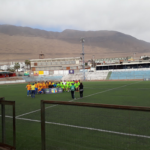 Opiniones de Estadio Hernán Villanueva en Iquique - Campo de fútbol