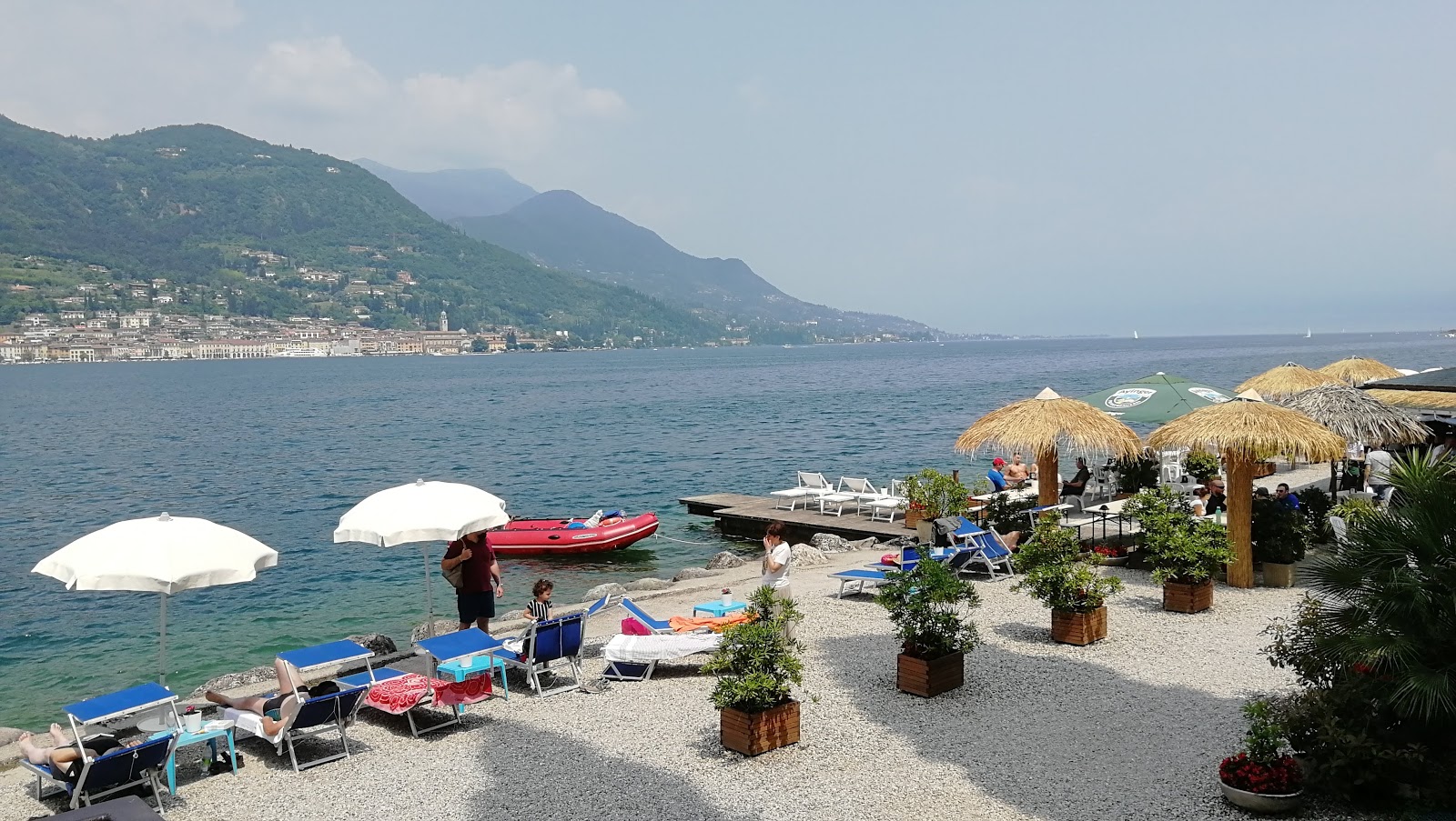 Zdjęcie Mokai Beach z powierzchnią szary drobny kamyk