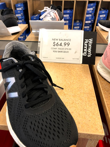 Shoe Store «DSW Designer Shoe Warehouse», reviews and photos, 300 E Colorado Blvd #250, Pasadena, CA 91101, USA