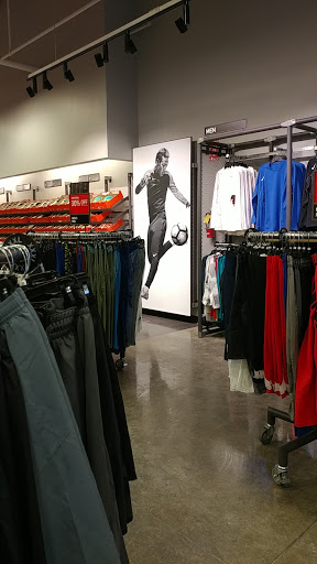 Clothing Store «Nike Factory Store», reviews and photos, 243 Tanger Dr Suite 243, Williamsburg, IA 52361, USA
