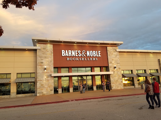 Barnes & Noble Booksellers The Parks at Arlington Mall, 3881 S Cooper St #2027, Arlington, TX 76015, USA, 