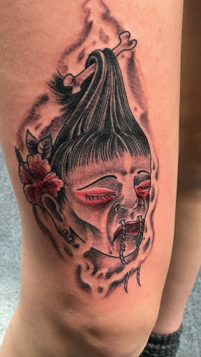 Tattoo Shop «Nine Lives Tattoo», reviews and photos, 61 N Holladay Dr, Seaside, OR 97138, USA