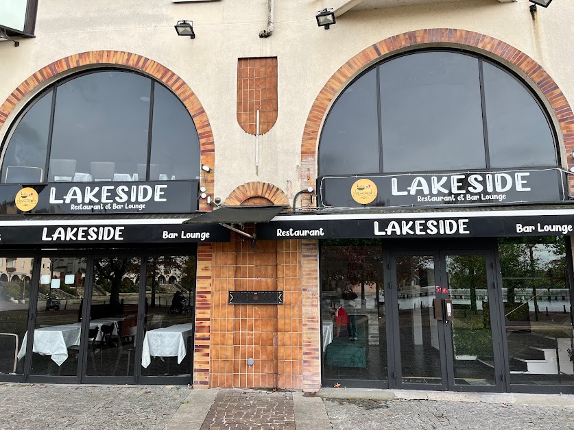Lakeside Restaurant Bar In Creteil à Créteil