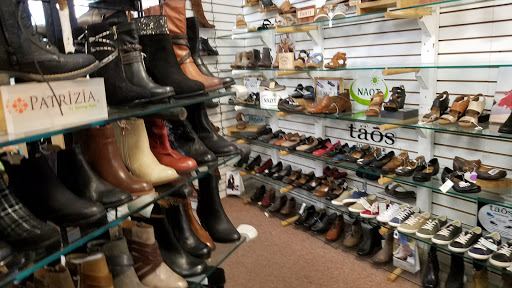 Shoe Store «Heel & Sole Shoes», reviews and photos, 708 Mangrove Ave, Chico, CA 95926, USA
