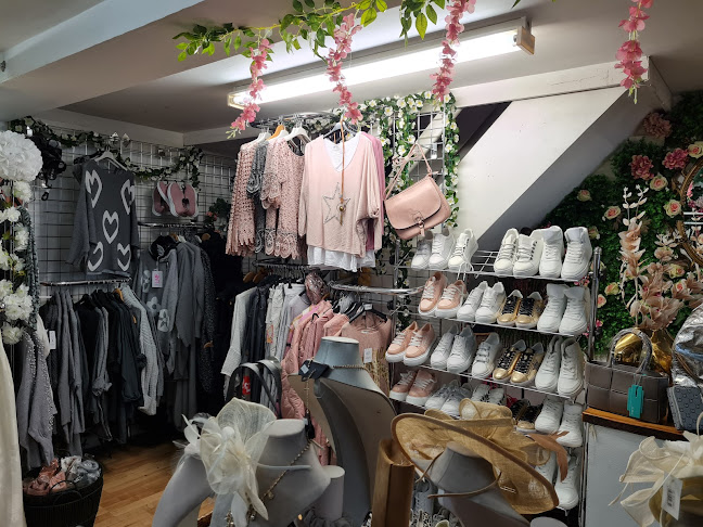 Reviews of Hollie's Boutique in Stoke-on-Trent - Clothing store