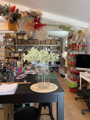 Alex Hackett Design - Designer papier & porcelaine... à Castries