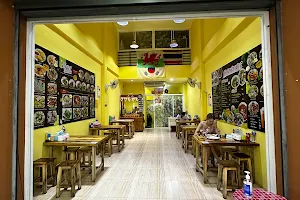 Kathu condo restaurant image