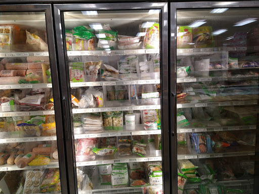 Grocery Store «Park To Shop Supermarket (Hong Kong Market)», reviews and photos, 2425 S Wallace St, Chicago, IL 60616, USA