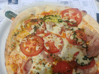Pizza du Restaurant Le Charleston à Saint-Aubin-sur-Mer - n°6