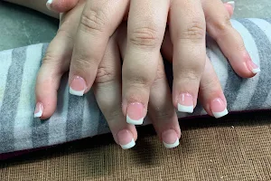 Royal Nails image