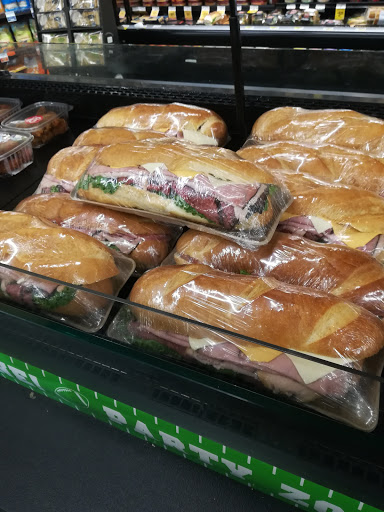 Grocery Store «Safeway», reviews and photos, 4320 SE King Rd, Milwaukie, OR 97222, USA