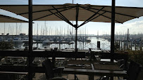 Atmosphère du Restaurant Le Bistrot Du Port à Le Verdon-sur-Mer - n°4