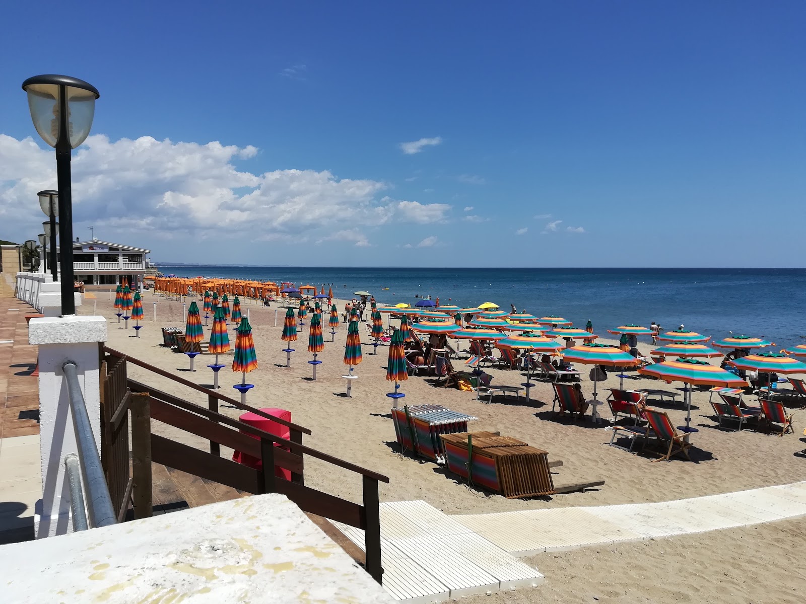 Foto de Squillace Lido beach localizado em área natural