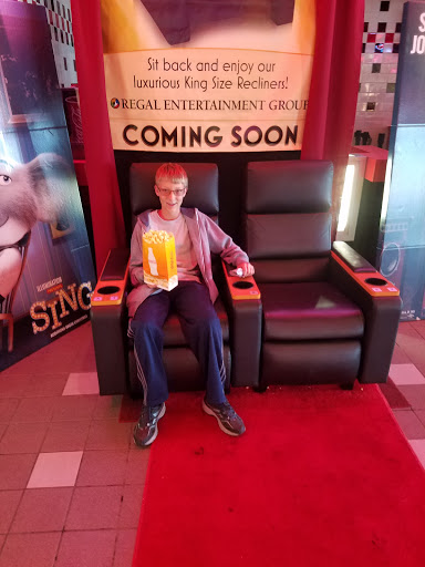 Movie Theater «Regal Cinemas Shiloh Crossing 18», reviews and photos, 10400 E. US 36, Avon, IN 46168, USA