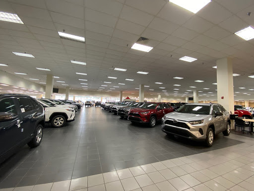 Toyota Dealer «Kings Toyota - New Cars, Indoor Showroom», reviews and photos, 4700 Fields Ertel Rd, Cincinnati, OH 45249, USA