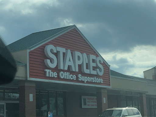 Staples, 124 Morton Ave, Folsom, PA 19033, USA, 