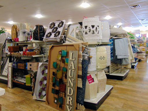 Shopping Mall «Sherwood Mall Shopping Center», reviews and photos, 5308 Pacific Ave, Stockton, CA 95207, USA