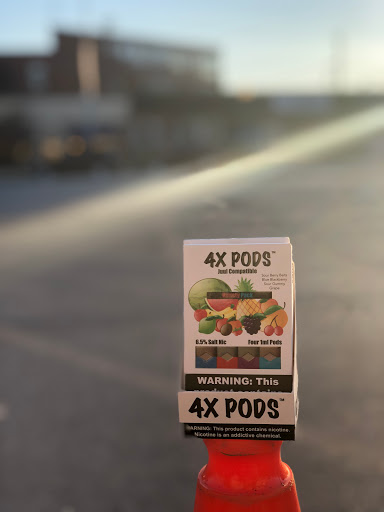 Tobacco Shop «18 Plus Vape & Shop», reviews and photos, 4037 Broadway, Kansas City, MO 64111, USA