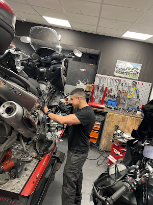 work shop moto specialiste bmw à Asnières-sur-Seine