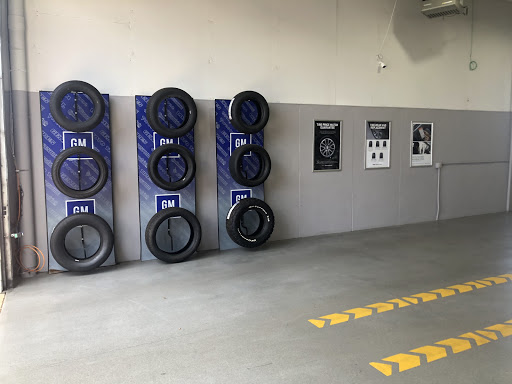 Car Dealer «Worden-Martin Buick GMC», reviews and photos, 1404 N Dunlap St, Savoy, IL 61874, USA