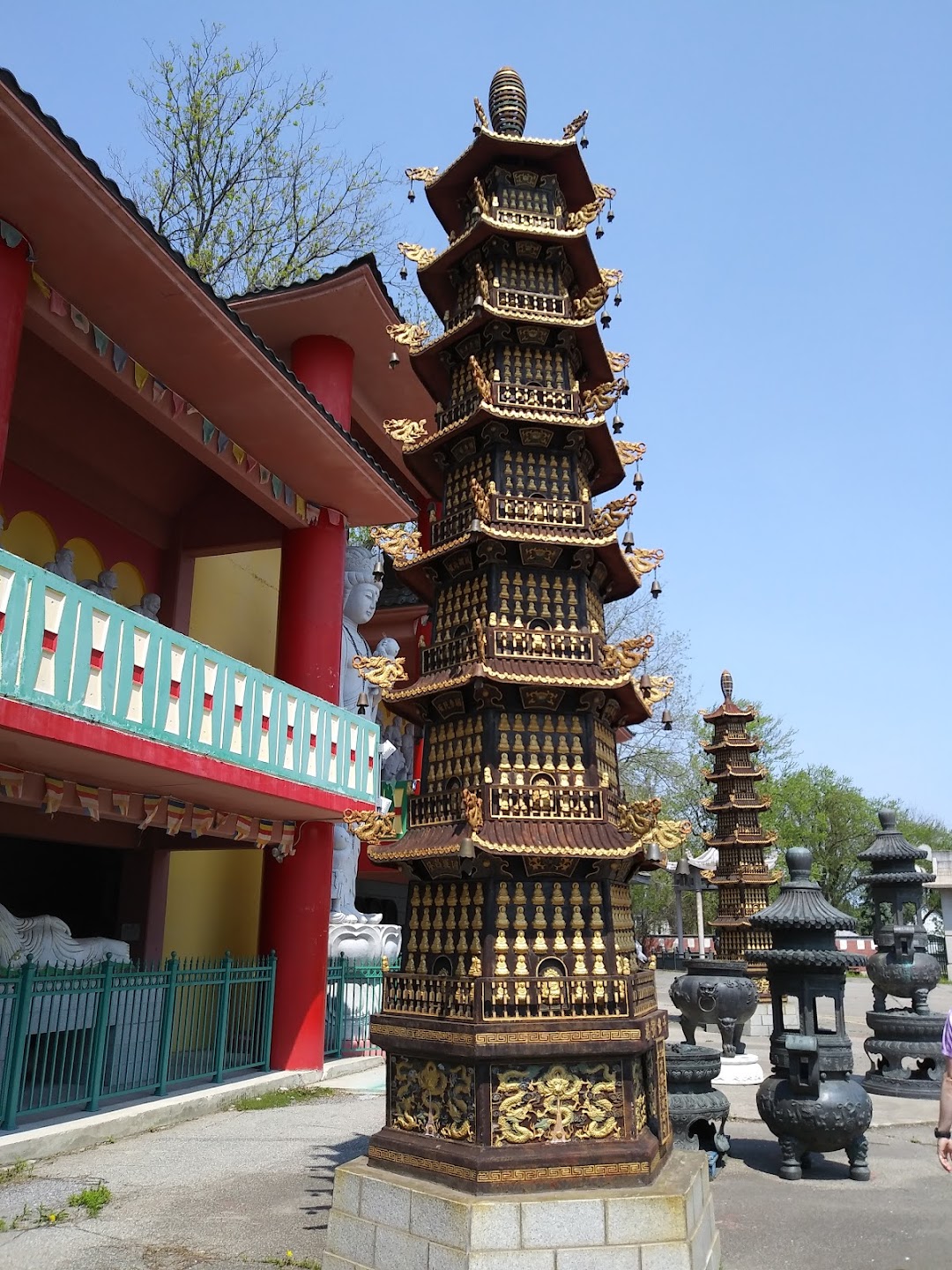 Ten Thousand Buddhas Sarira Stupa