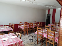 Atmosphère du Restaurant Akrim Abdelkader à Fougerolles-Saint-Valbert - n°2