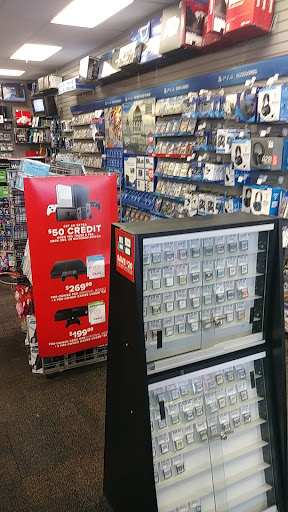 Video Game Store «GameStop», reviews and photos, 4328 Tuscarawas St W B-3, Canton, OH 44708, USA