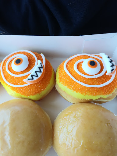 Bakery «Krispy Kreme Doughnuts», reviews and photos, 2600 S Cooper St, Arlington, TX 76015, USA