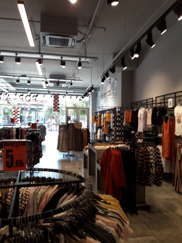 Luna McArthurGlen Ανοιχτές ώρες