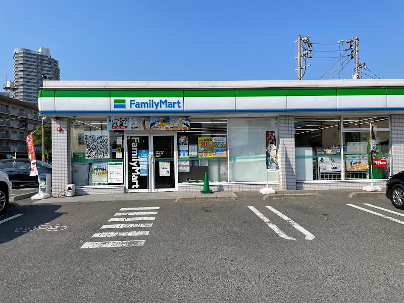 ファミリーマート 宇多津駅東店